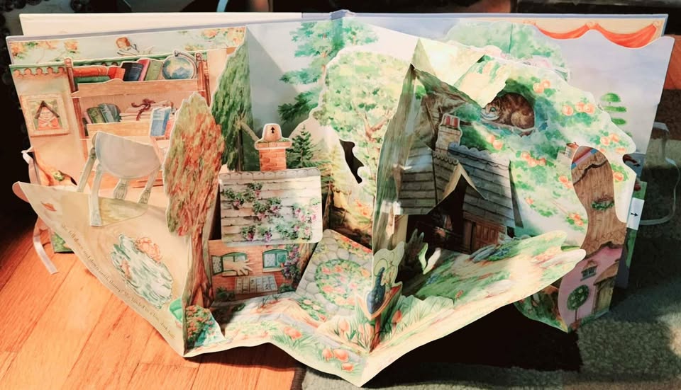Alice’s Pop-Up Wonderland play book